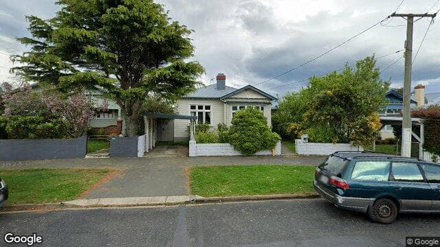 130 Cavell St