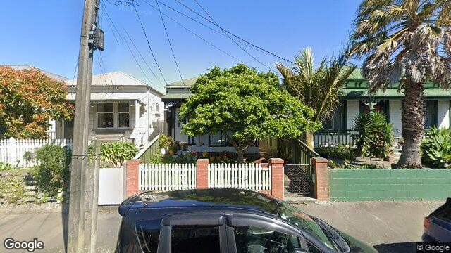 13 Te Wharepōuri St