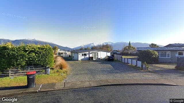 21 MacKinnon Loop