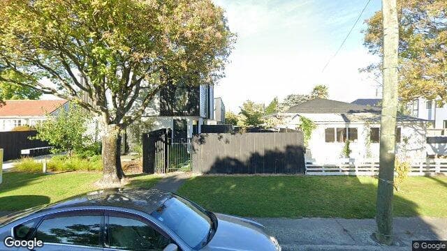 2/7 Hinemoa Street