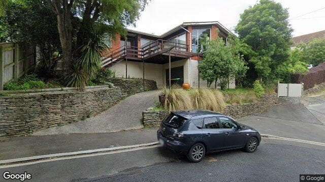 3 Henry St