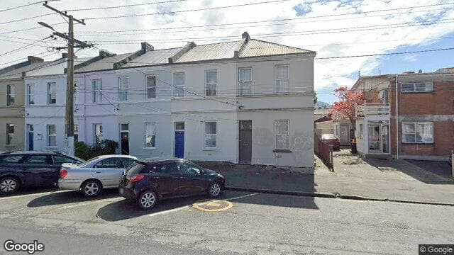 102 Dundas St