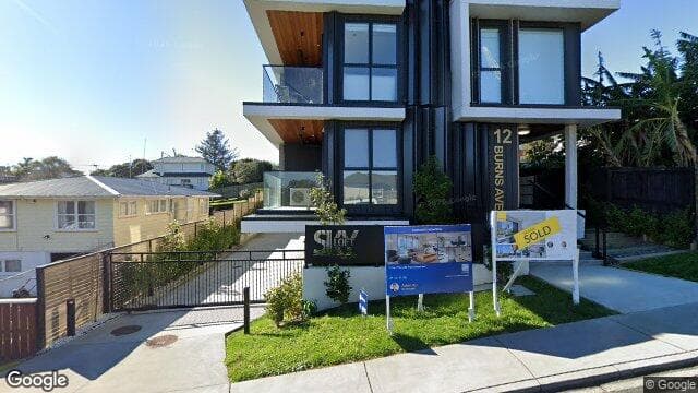 12/12 Burns Avenue