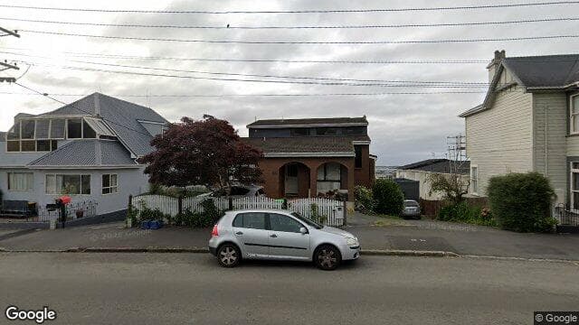 122 London St