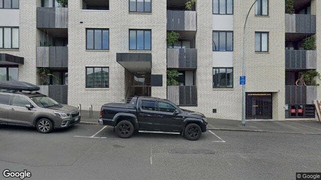 403/23A Pollen St