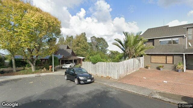 32 Moorgreen Terrace