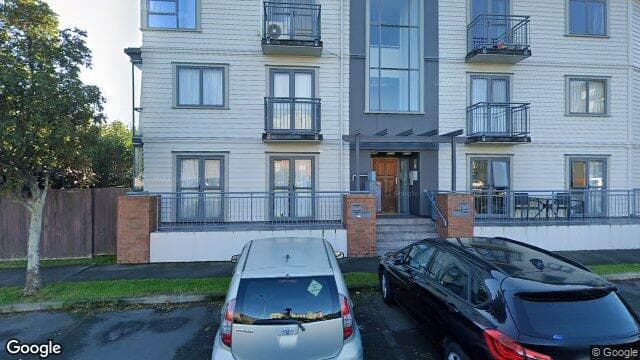 1A/8 Crown Lynn Place