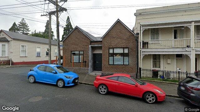 24 Lees Street