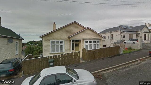 13 Russell St