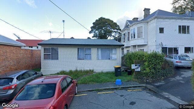 37 Carlyle St