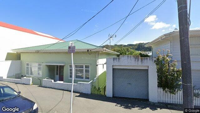 6 Daniell Street