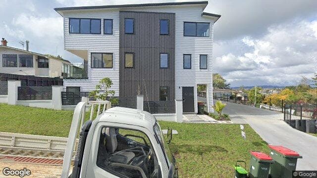 8C Howe Street