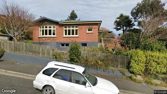 32 Montague Street