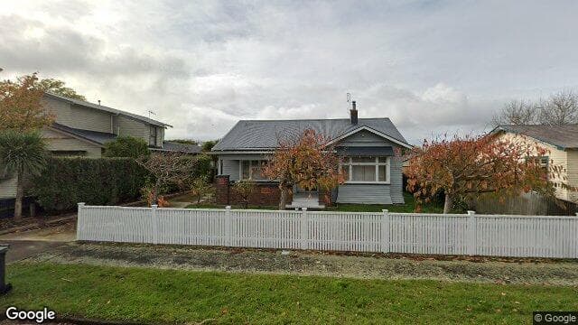 16 Karamu Avenue