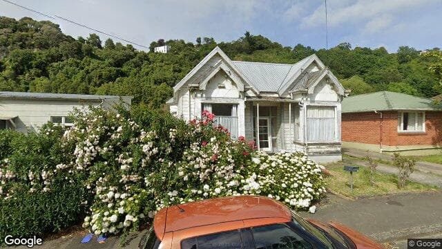37 Woodhaugh St