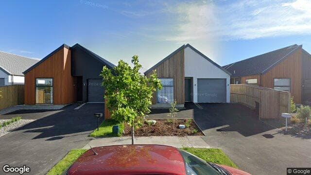 16 Sheehan St