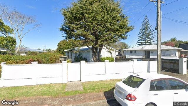 16 McCracken Rd