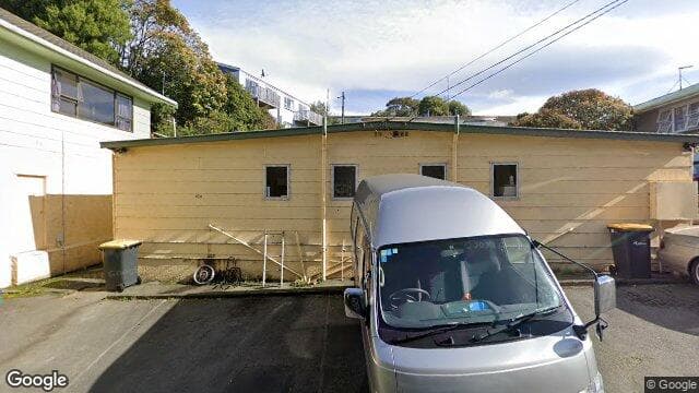 3/4 Longwood Avenue