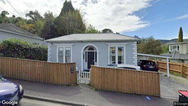 42 Gladstone Road