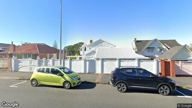 209 Hurstmere Road