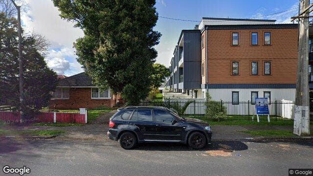 302/8 Gray Ave