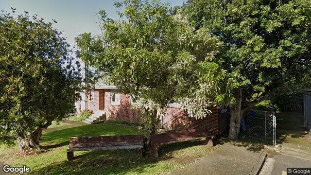 105 Castledine Cres
