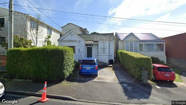 90 Russell Street
