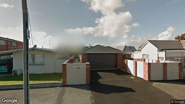 11 De Carle Street