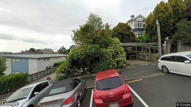 3 Union St W