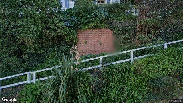 27 St Michaels Crescent