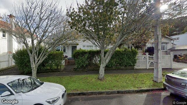 2 Oaklands Road