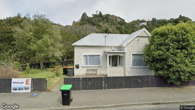17 Woodhaugh St