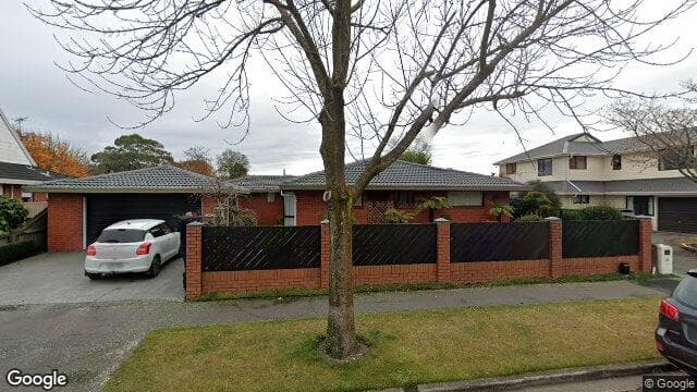 2/16A Sayers Crescent