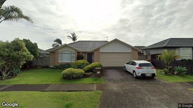 Street view of 33 Newinn Crescent