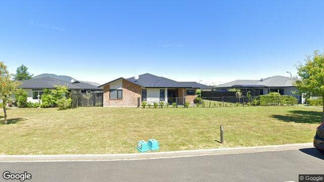 13 Maison Way