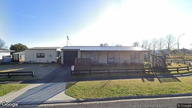 32 Te Whakarau St