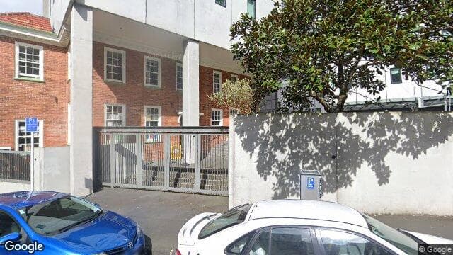 2X/8 Mount Street