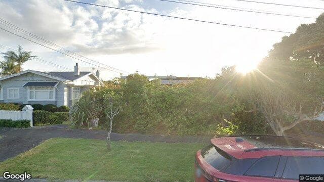 2/18 Merani Street