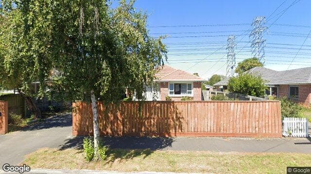11 Kendal Avenue