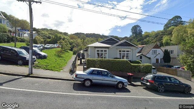 Street view of 142 Dundas Street