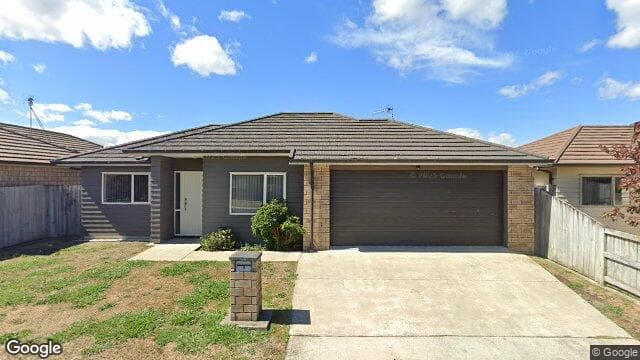 9 Charlotte Crescent