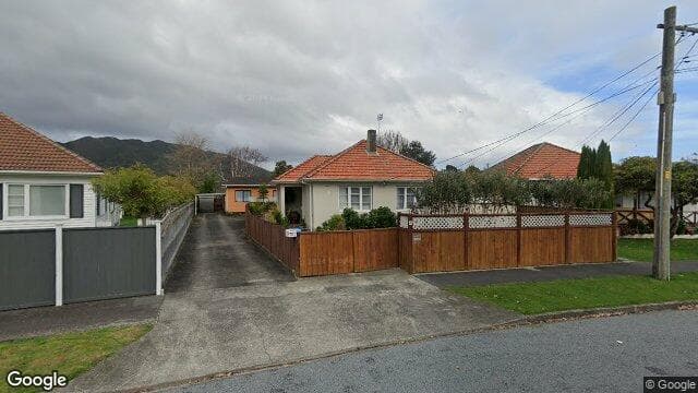 1/28 Hall Crescent