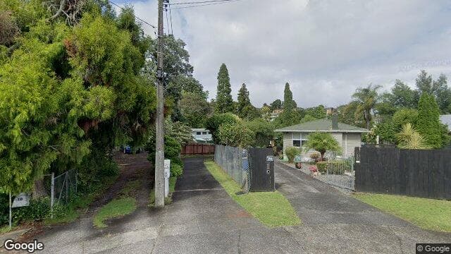 2/20 Hinau Street