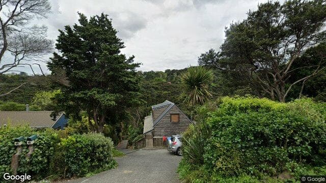 42A Crescent Road East