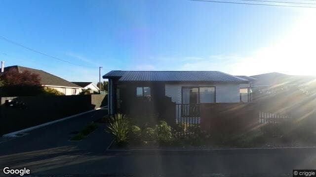 92 Neill St