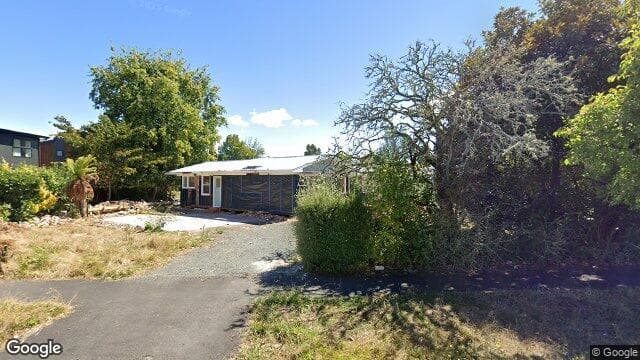1/5 Elmira Avenue