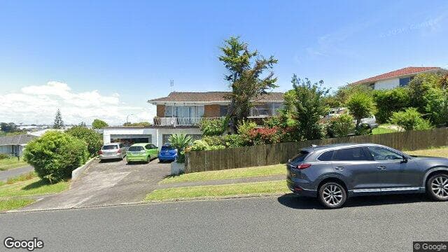 32 Riverhills Avenue