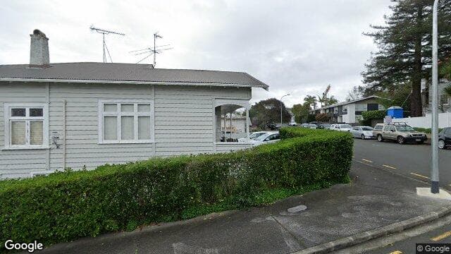 Street view of 2/7 Laurie Avenue