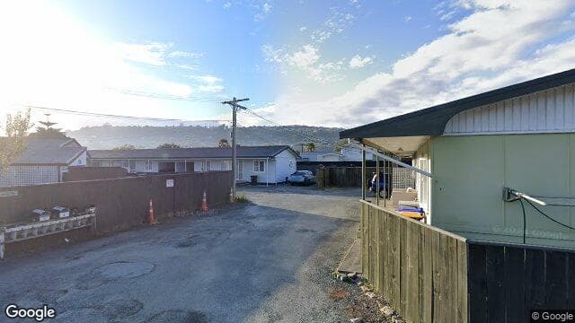 Street view of 2/92 Parkers Road **** Two Weeks Free Rent ****