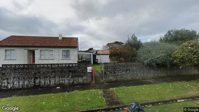 12 Clive St